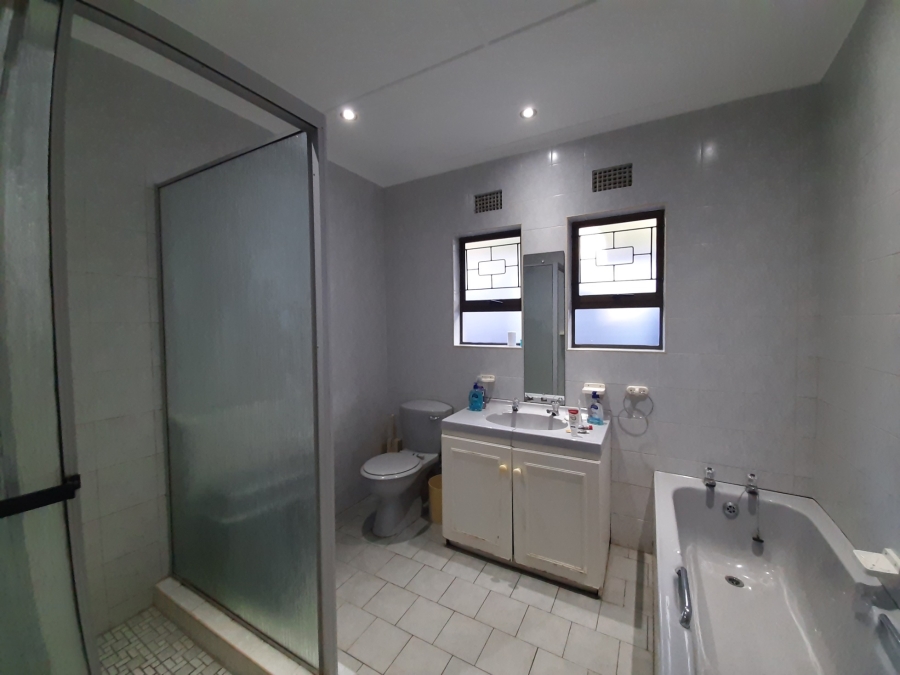 4 Bedroom Property for Sale in Nahoon Valley Park Eastern Cape